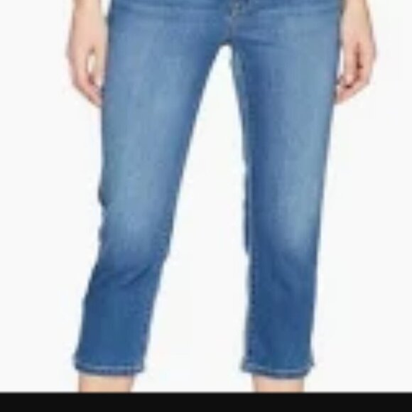 Women's Levi's Classic Capri Jeans - Picture 1 of 4